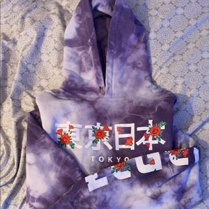 purple and white tye dye graphic sweatshirt from rue 21, size medium, no strings